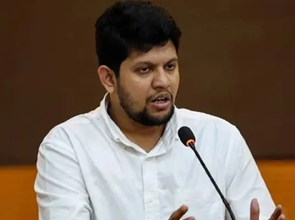 বিএনপির বিরোধিতায় জামায়াতকে সুবিধা দেওয়ার খেসারত দিতে হবে: মাহফুজ আলম