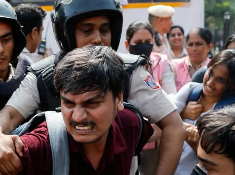 যেখানে আপনাদের আটকাবে সে জায়গাকে যন্তরমন্তরে পরিণত করুন