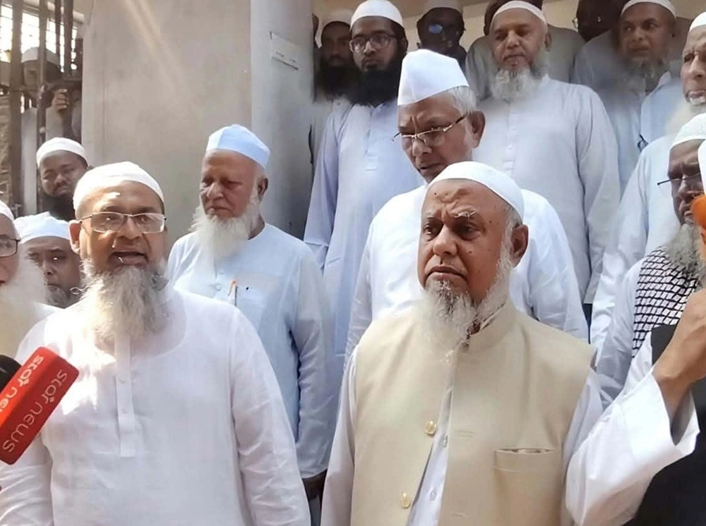 সাভারে মহিলা মাদ্রাসায় হামলা-ভাঙচুরের ঘটনার নিরপেক্ষ তদন্ত চায় হেফাজত