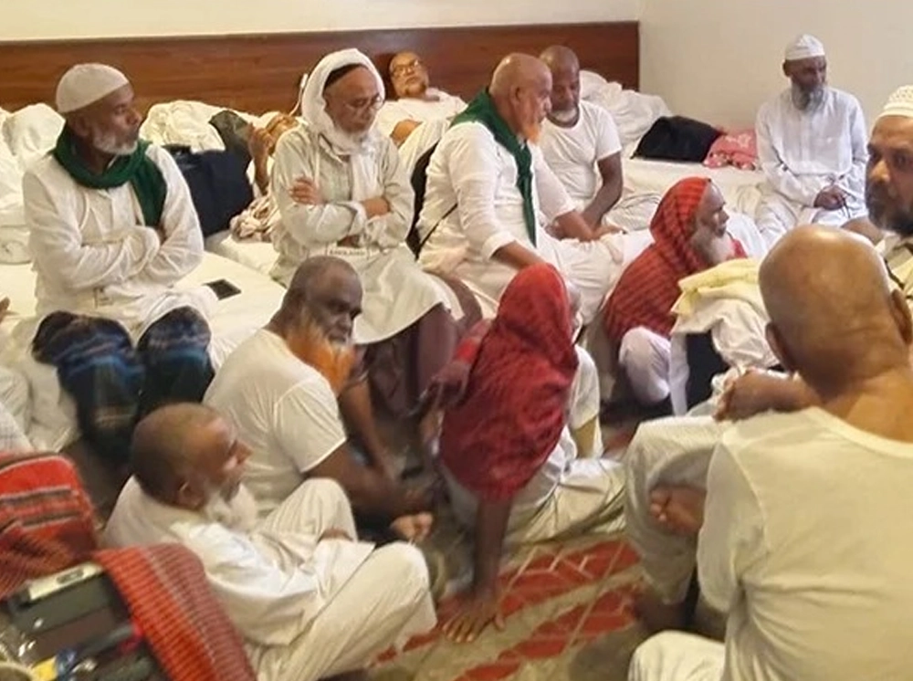 সৌদি বিমানবন্দরে আটকা পড়েছেন ঈশ্বরদীর ৫০ ওমরাহ যাত্রী