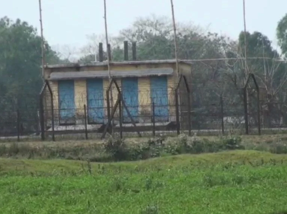 বুড়িমারী সীমান্তে বিএসএফের সাথে বাংলাদেশিদের সংঘর্ষ