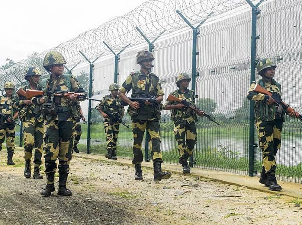 কাশ্মীর থেকে ১৫০ ‘অবৈধ বাংলাদেশিকে’ ফেরত পাঠানোর খবরে ‘সতর্ক’ বিজিবি