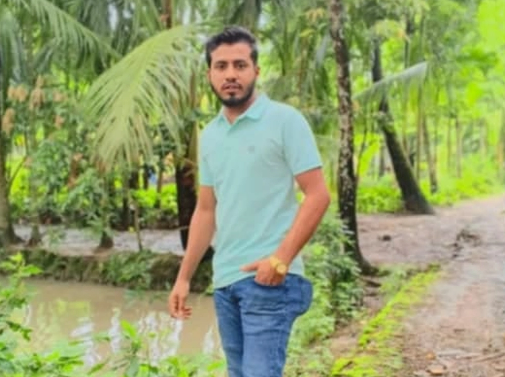যুবকের চোখ উপড়ে রাস্তায় ফেলে গেল দুর্বৃত্তরা