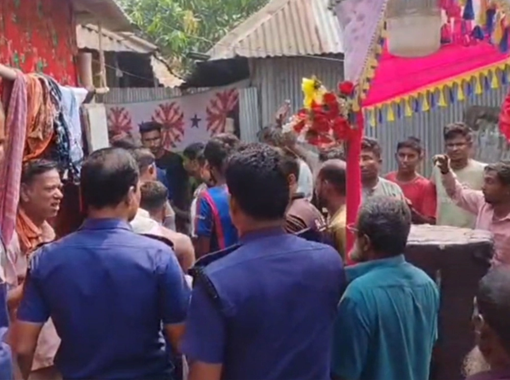 ‘চোরাই গরু’ দিয়ে বৌভাতের আয়োজন, বরের বাবা গ্রেফতার