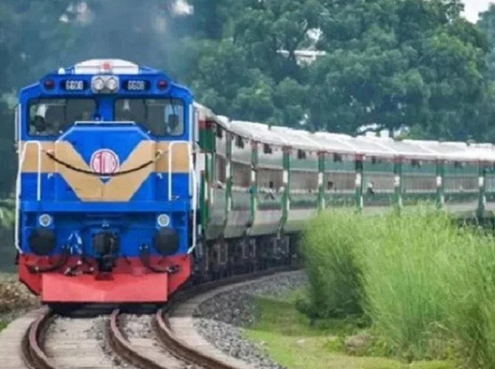 দুর্গাপূজায় চলবে তিন জোড়া বিশেষ ট্রেন, ৫ ট্রেনের সাপ্তাহিক বন্ধ বাতিল