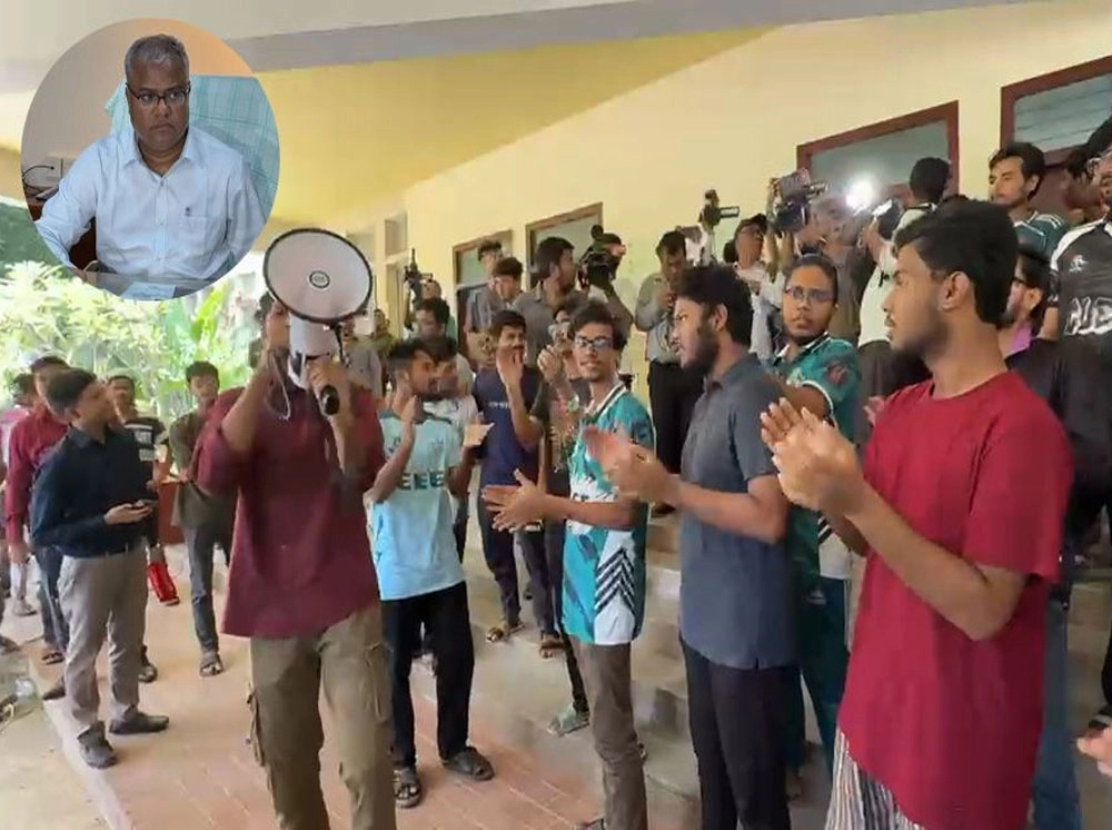 প্রায় ২২ ঘণ্টা ধরে নিজ কার্যালয়ে অবরুদ্ধ চুয়েট উপাচার্য