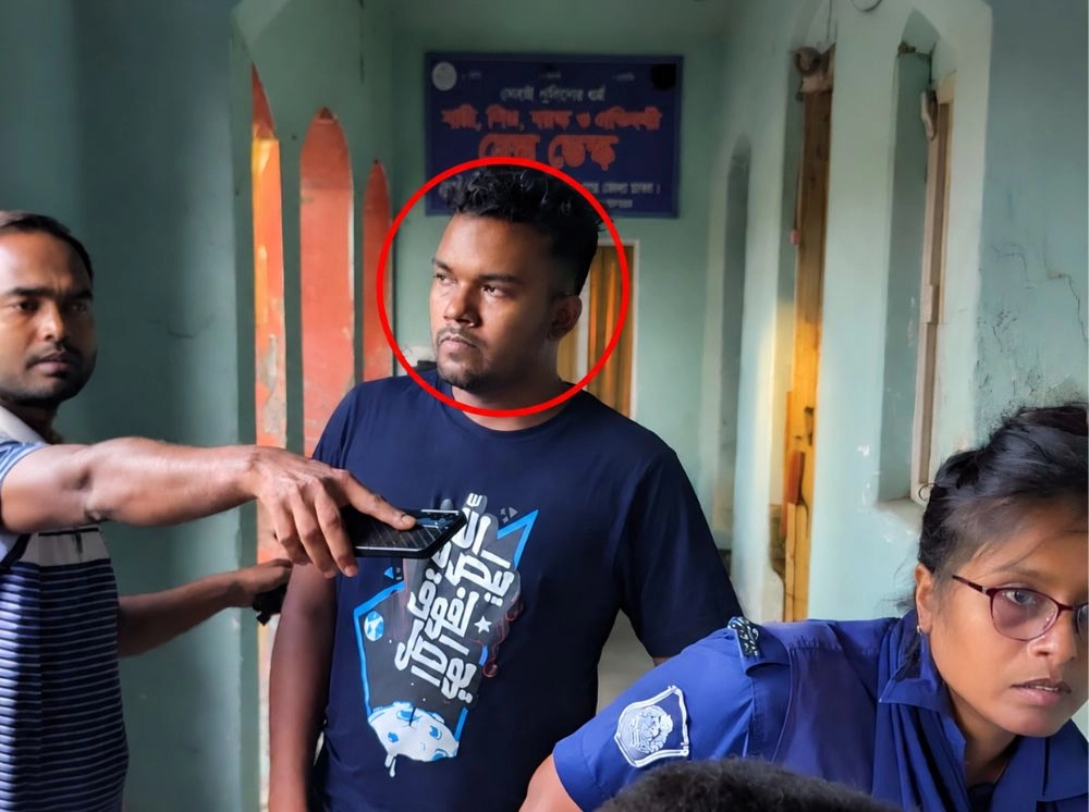 স্ত্রীকে উত্ত্যক্তের প্রতিবাদ করায় এএসপিকে মারধর