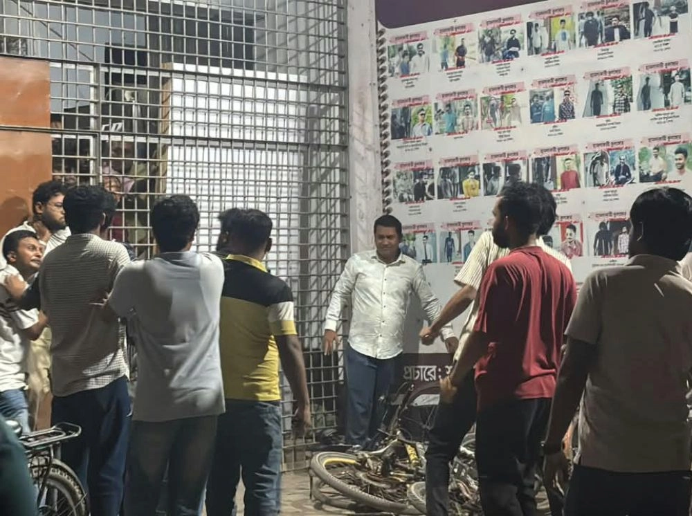 রাবিতে সাংবাদিকদের ওপর হামলা, শিবিরের ওপর দায় চাপালো ছাত্রদল