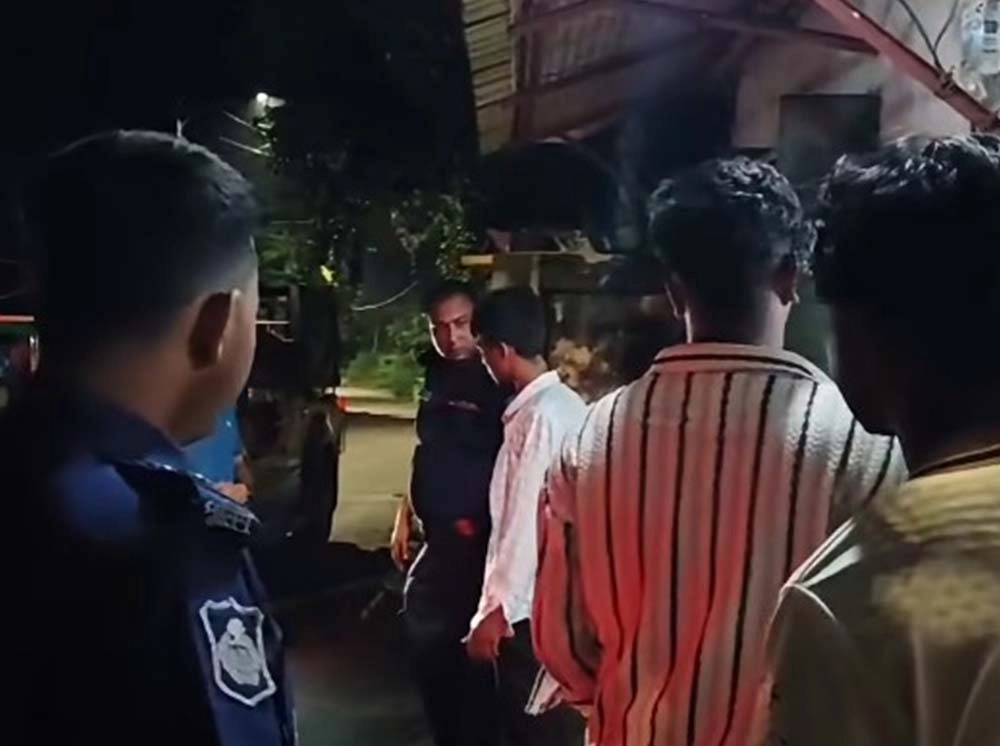 কুমিল্লায় কিশোর গ্যাংবিরোধী অভিযানে আটক ৫১৯