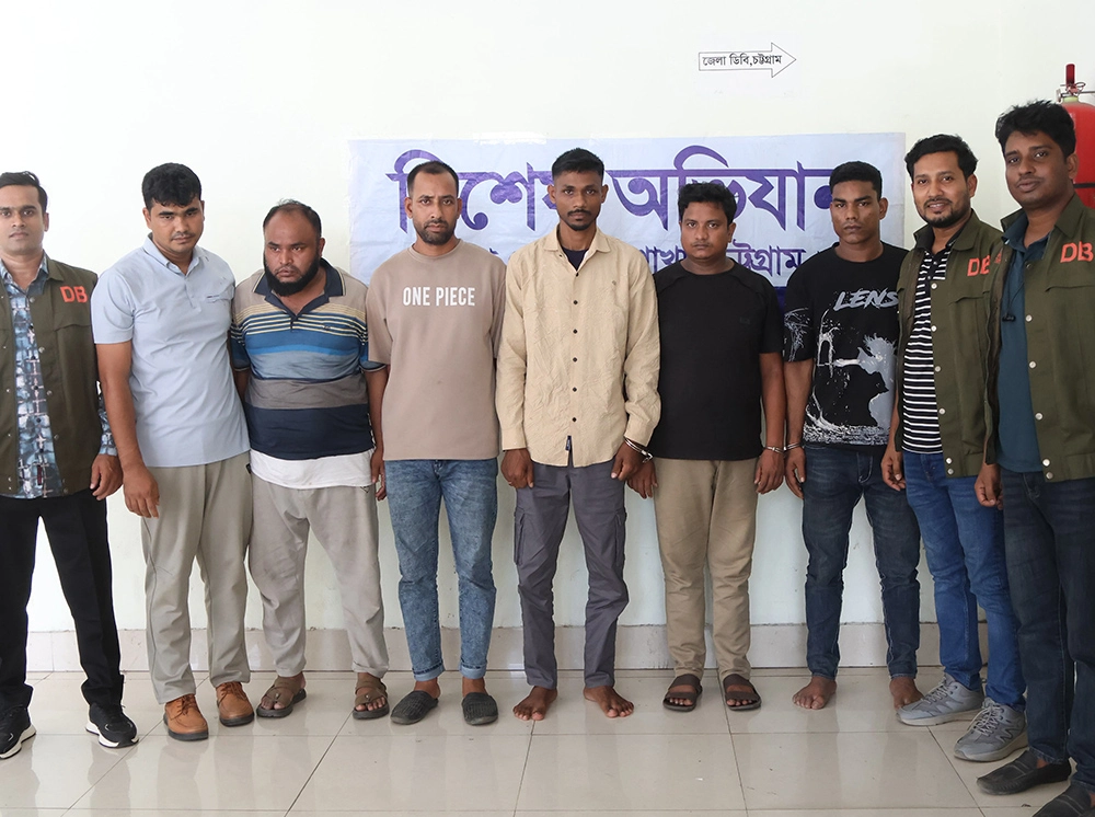 ব্যবসায়ীকে অপহরণের দায়ে বহিষ্কৃত সেনাসদস্যসহ আটক ৬