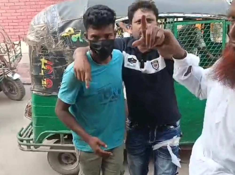 খিচুড়ি খেয়ে সংঘর্ষে জড়ায় আ.লীগ-বিএনপি সমর্থকরা, গুলিবিদ্ধসহ আহত ১০