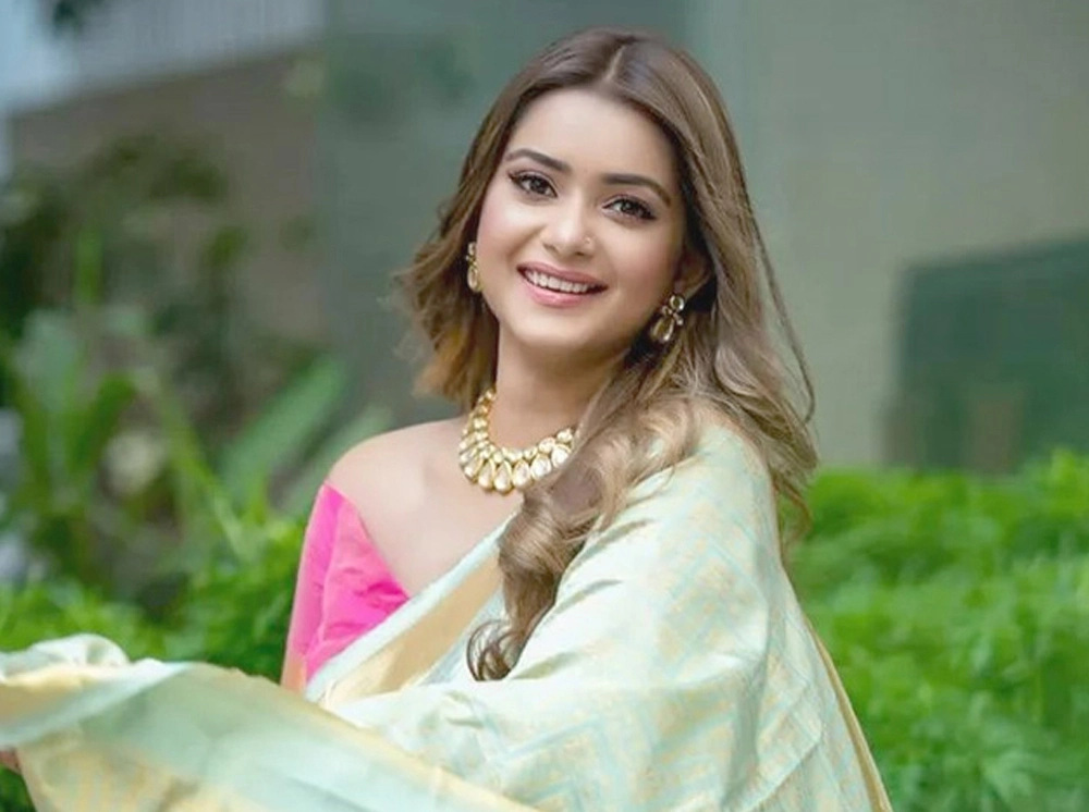 আপত্তিকর ছবি-ভুল তথ্য ছড়ানোর অভিযোগে তানজিন তিশাকে আইনি নোটিশ