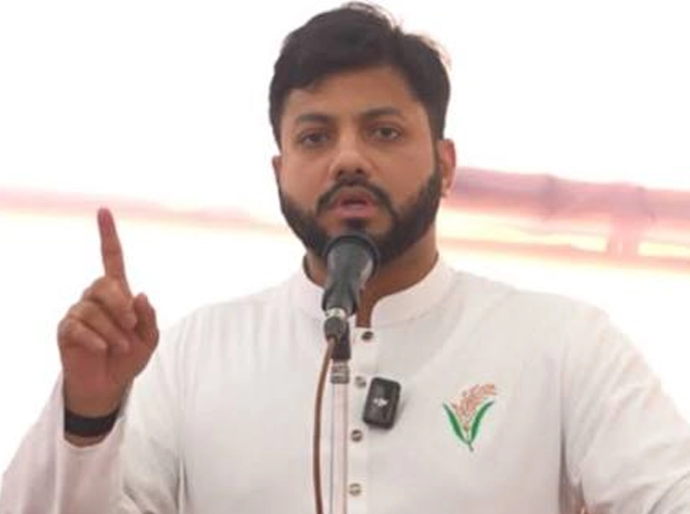 পদত্যাগের খবরকে ‘গুজব’ বলে রাতে একের পর এক কী বার্তা দিয়েছিলেন ইশরাক