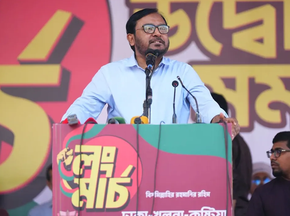 ডিসেম্বর নয়, সম্ভব হলে নভেম্বরেই দেশে আসুন