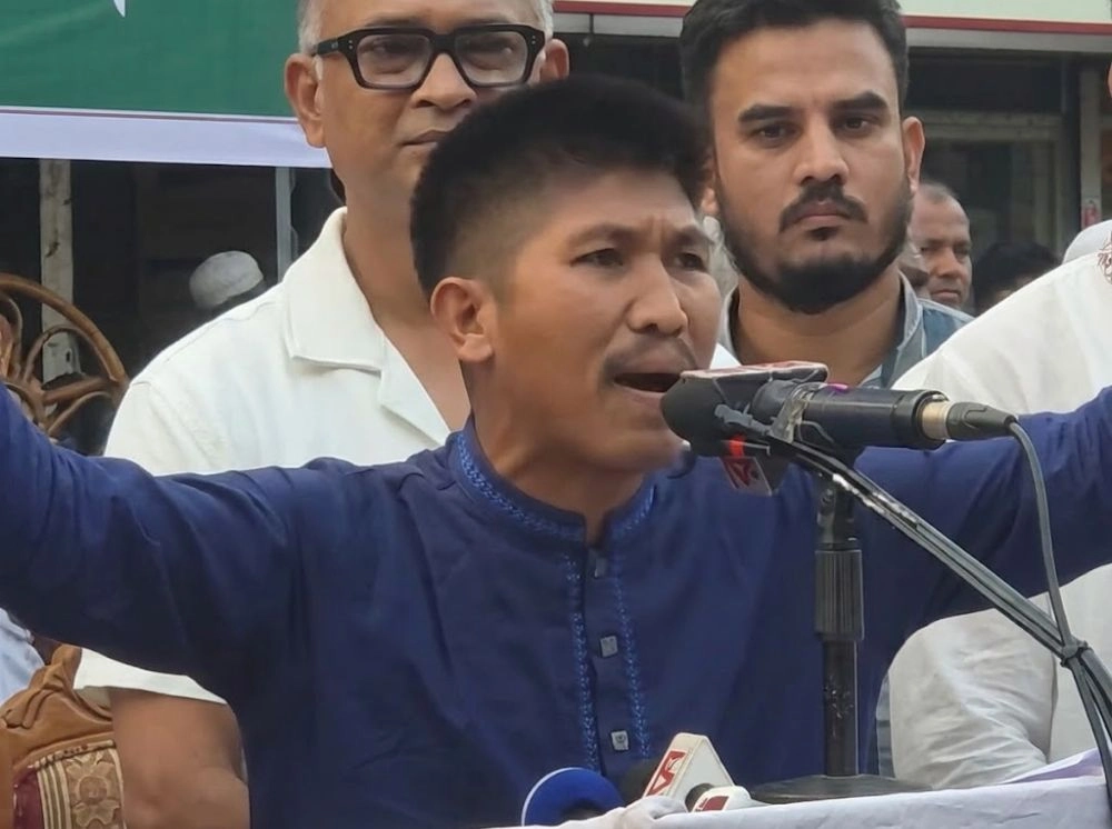 পাহাড়ের সন্ত্রাসীদের ক্রসফায়ার দিলে সেনাবাহিনীকে স্যালুট জানাব