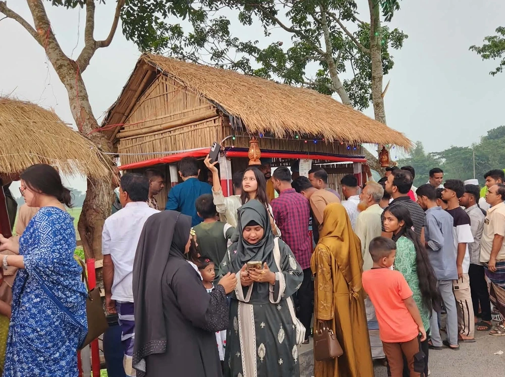 মাদারীপুরের প্রত্যন্ত গ্রামে ৫০ হাজার টাকায় শিক্ষার্থীদের ‘চায়ের কুটির’