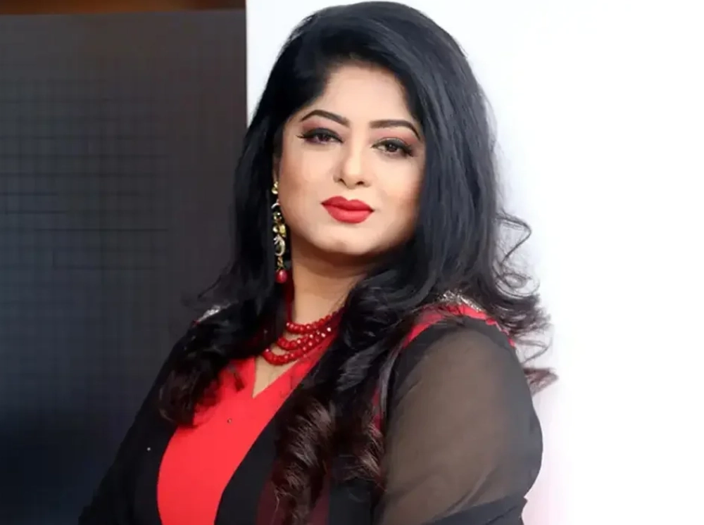 যুক্তরাষ্ট্রের গ্রিন কার্ড পেলেন চিত্রনায়িকা মৌসুমী