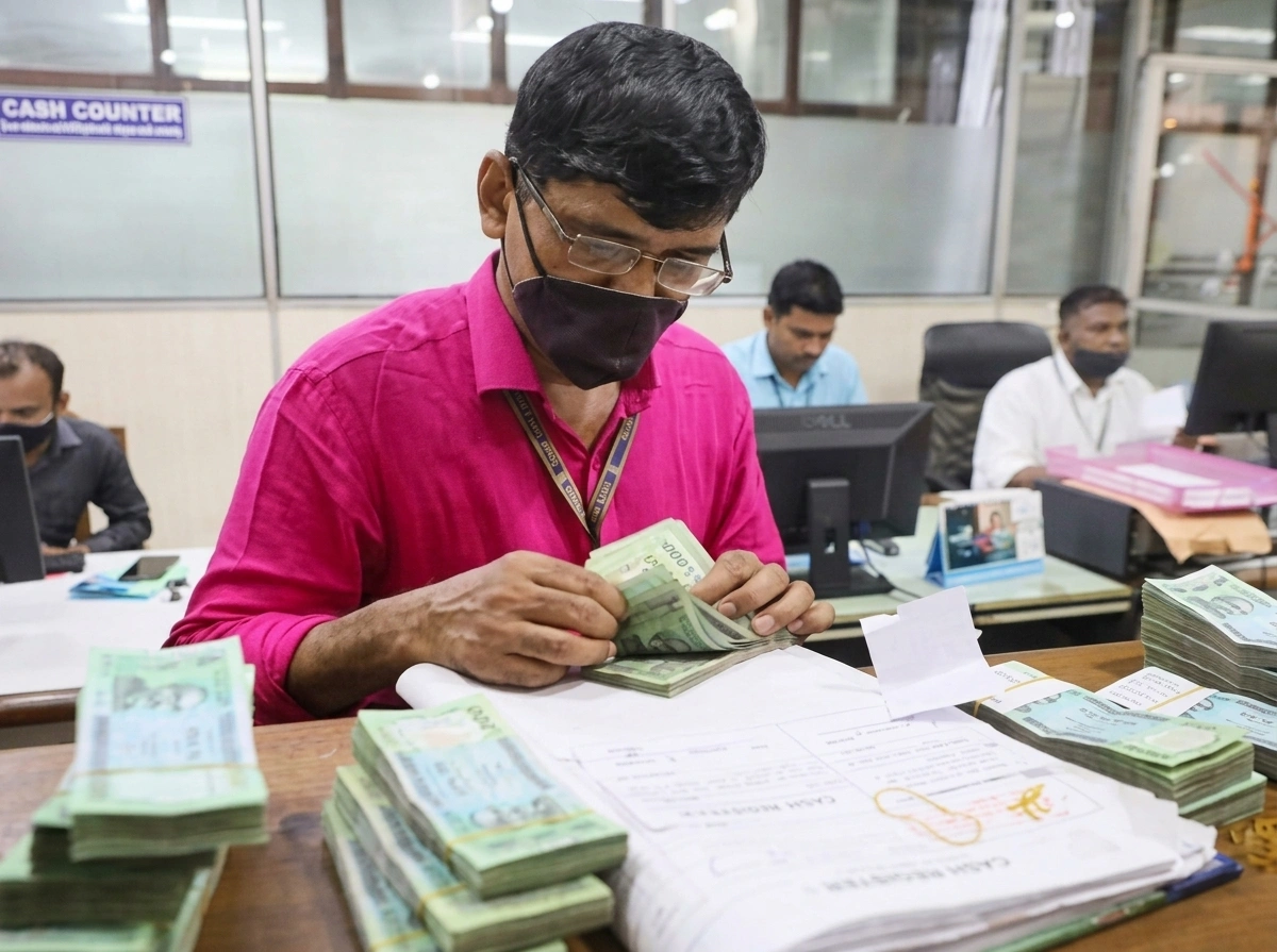 বেতন নিয়ে সরকারি চাকরিজীবীদের জন্য বড় সুখবর