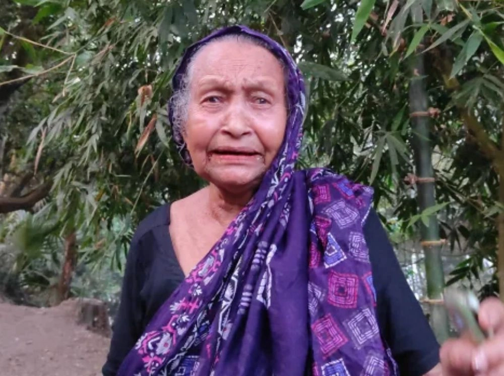 ছয় ছেলের কারও ঘরে মিলল না ঠাঁই, আশ্রয়ের জন্য কাঁদছেন বৃদ্ধা মা