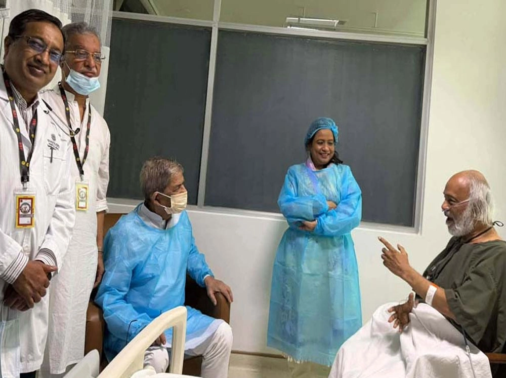 অসুস্থ স্থানীয় সরকারমন্ত্রীকে দেখতে এভারকেয়ারে রাষ্ট্রপতি