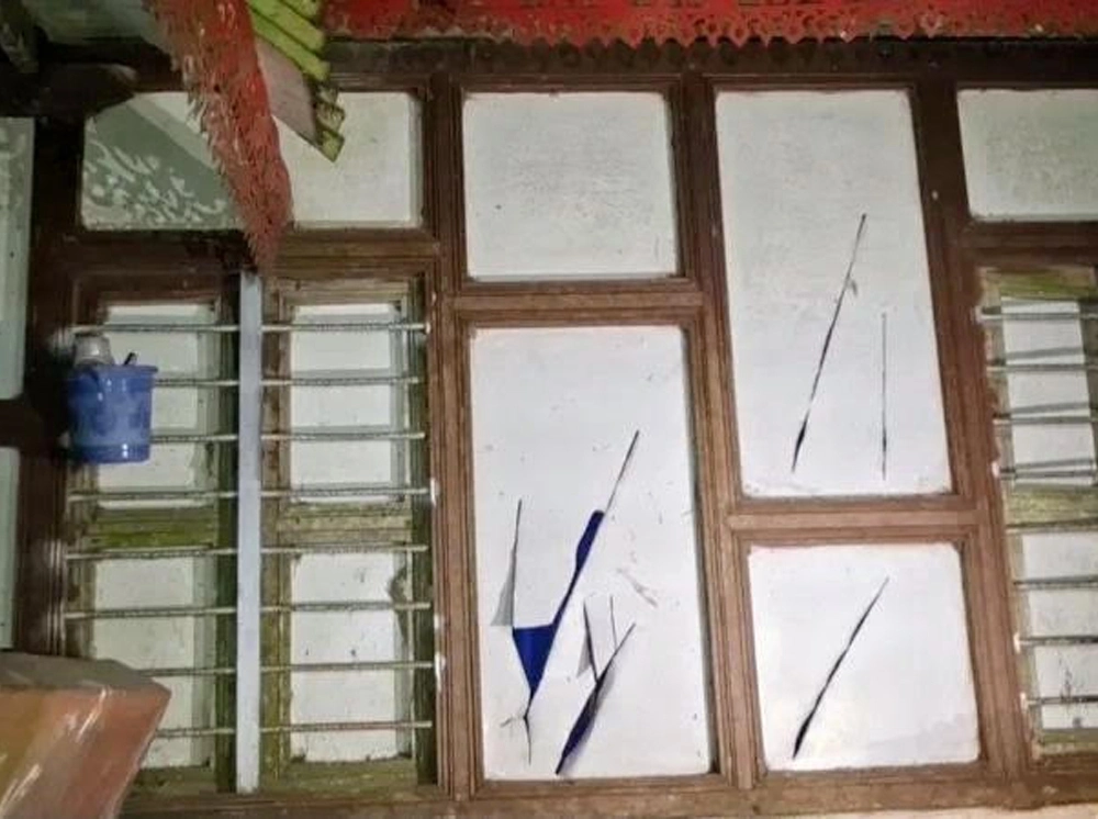 বিয়ের দাওয়াত না পেয়ে বাড়িতে হামলা-লুট করলেন যুবলীগ নেতা