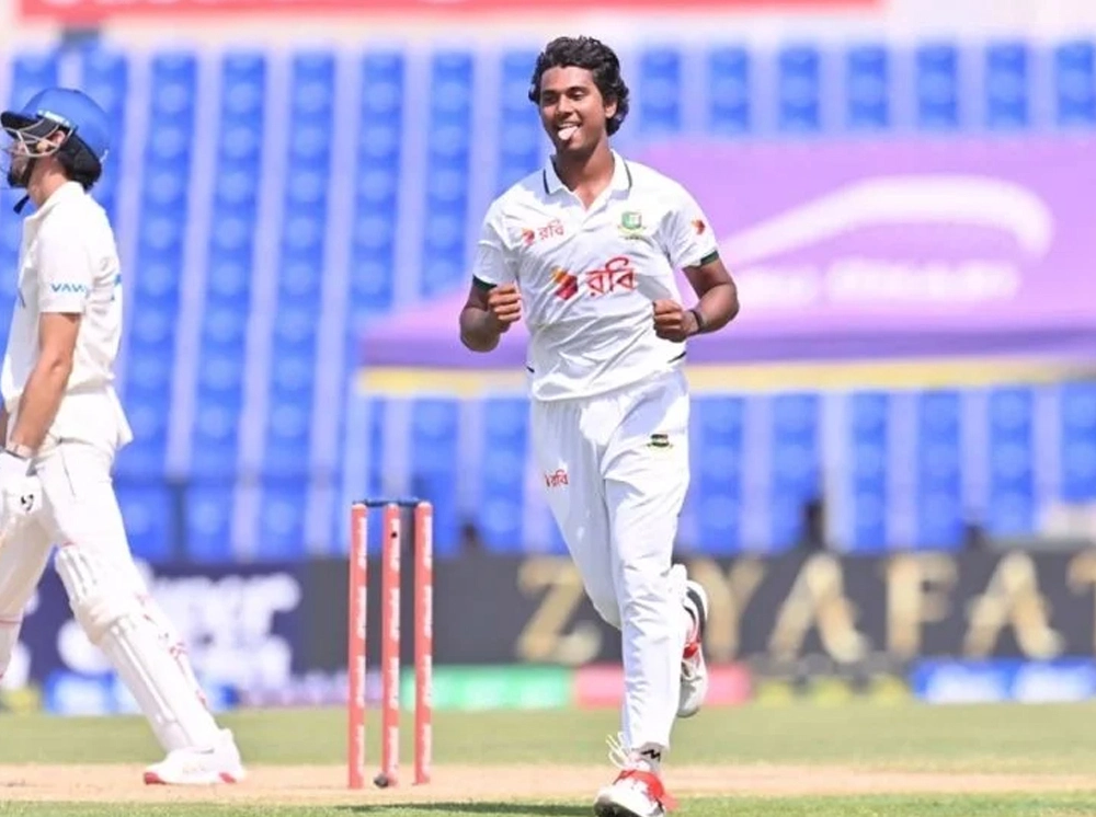 ইতিহাসের পাতায় নাম লেখালেন হাসান মাহমুদ