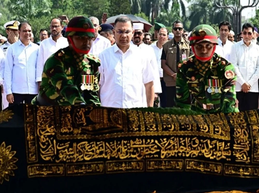 সালাহউদ্দিন আহমেদের জানাজায় অংশ নিলেন প্রধানমন্ত্রী