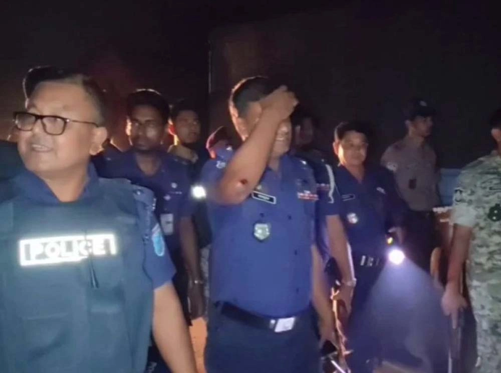 গোপালগঞ্জে দুই গ্রামবাসীর সংঘর্ষে পুলিশসহ আহত ২৫