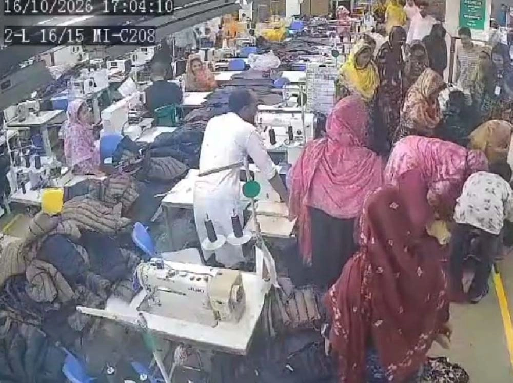 কারখানায় কাজের সময় নারী শ্রমিকের মৃত্যু, সিসিটিভি ভিডিও ভাইরাল