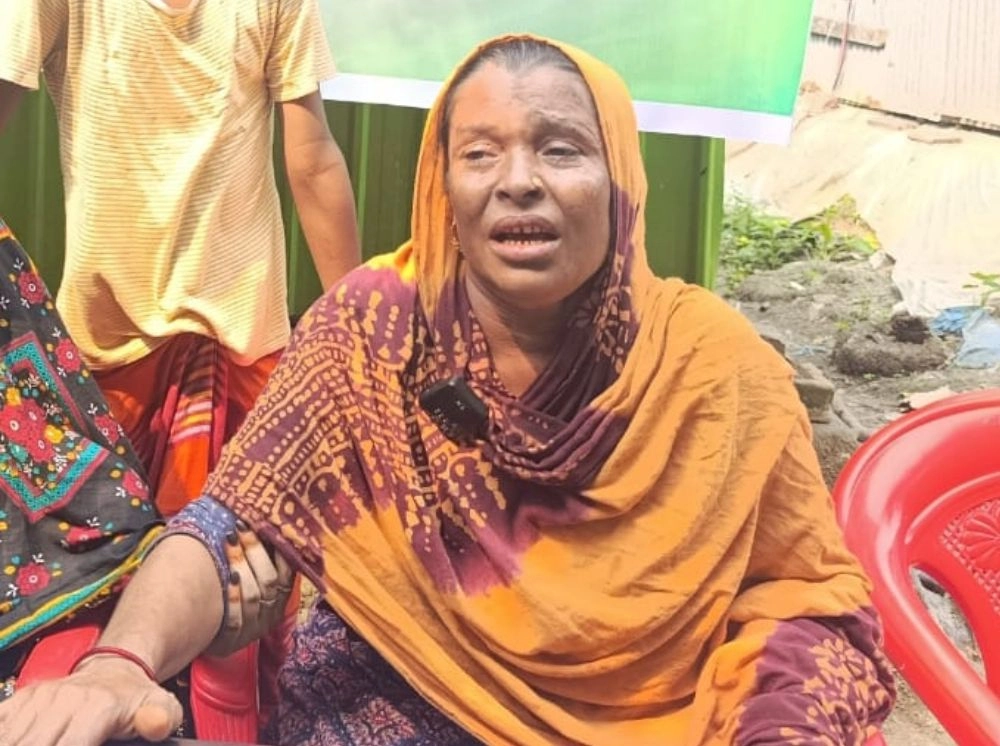 সৌদি বিমানবন্দরে হামলার ঘটনায় একমাত্র ছেলেকে হারিয়ে পাগলপ্রায় মা
