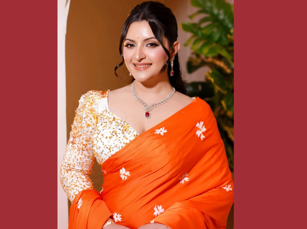শাড়িতে পরীমনির নতুন লুক, হাসিমাখা ছবিতে মুগ্ধ ভক্তরা